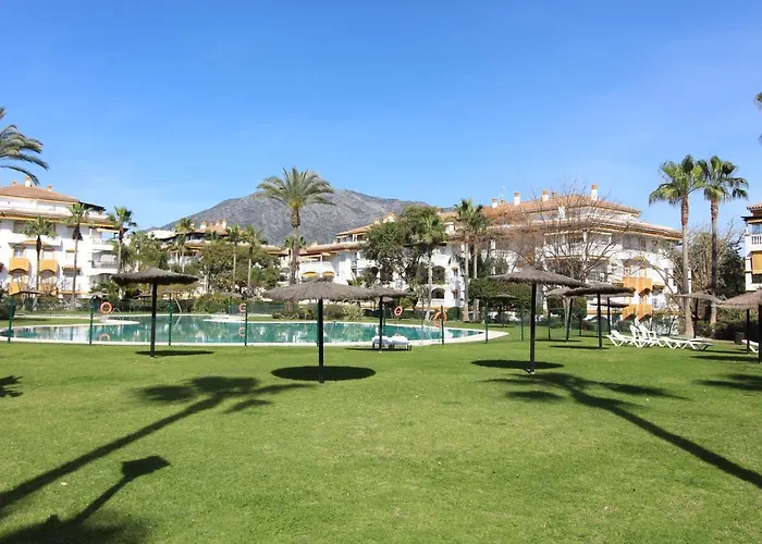 Beachside Near Puerto Banus Apartment *