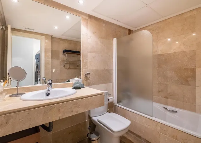 Dama De Noche - A 3 Minutos De Puerto Banus